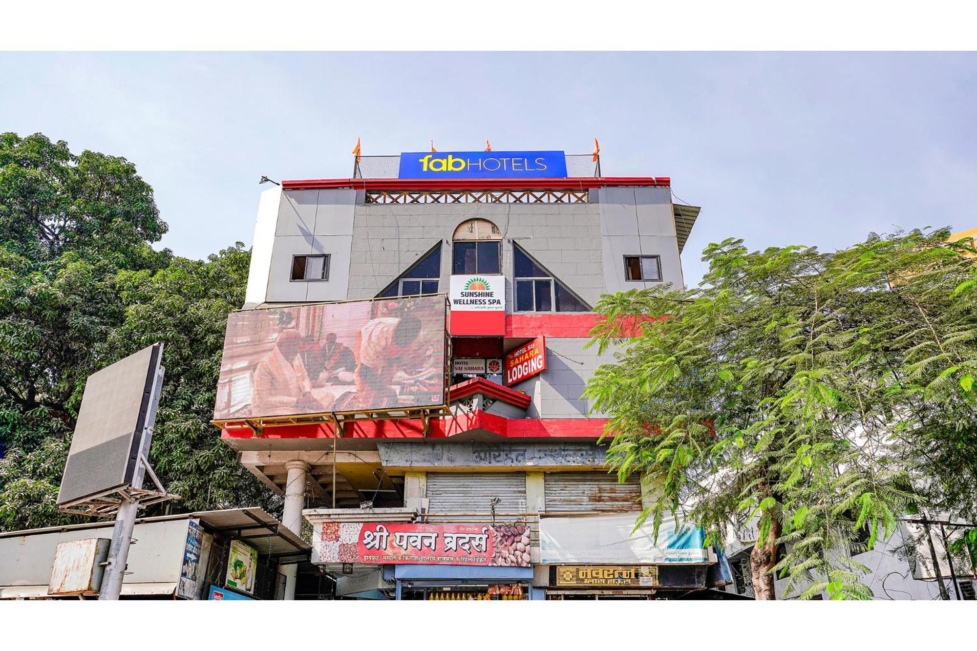 Fabexpress Sai Lodging I - Nr Nashik Railway Station エクステリア 写真
